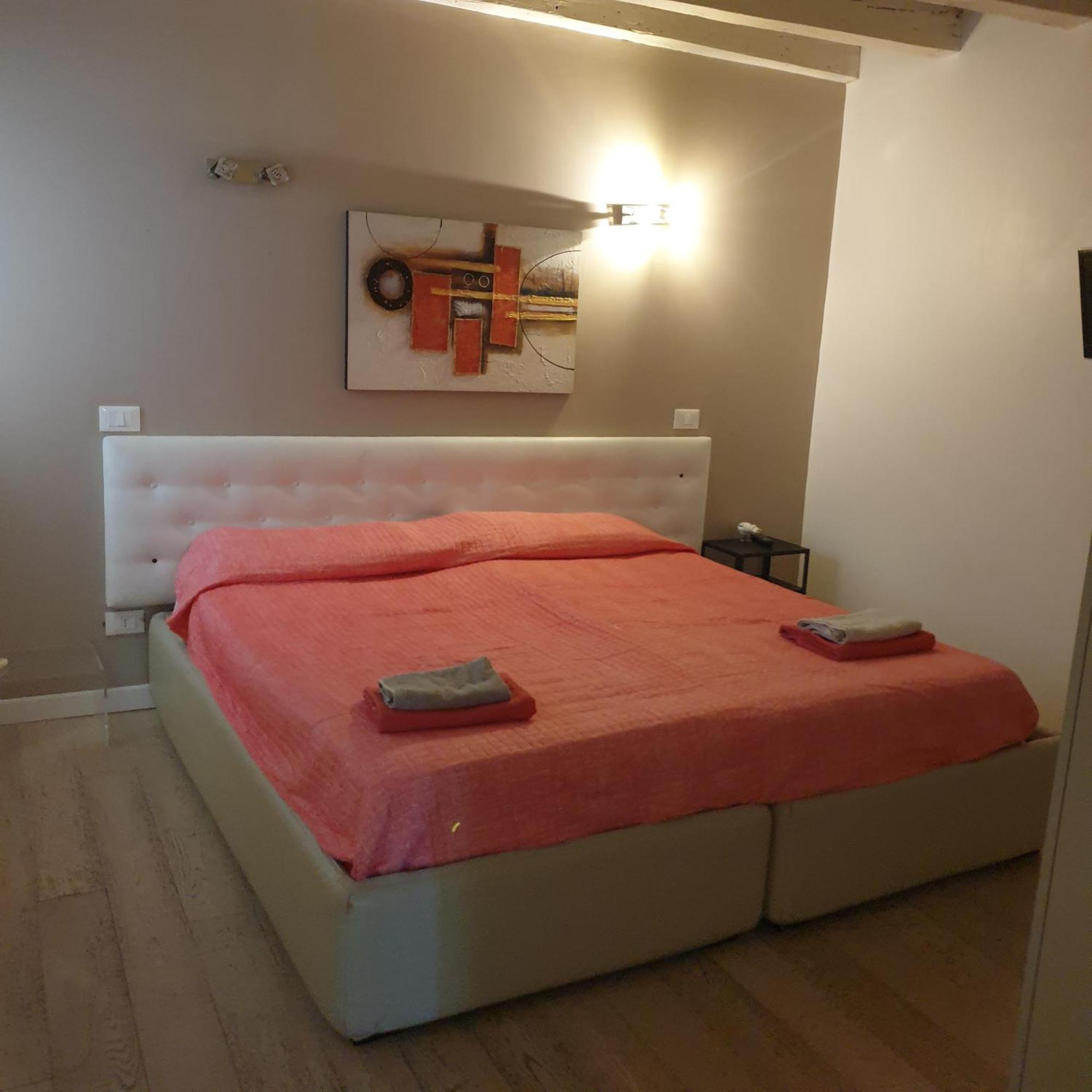 Central Lovely Typical Rooms Rialto 베니스 객실 사진